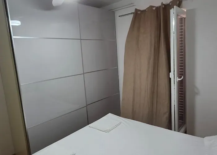 Anita Apartman Srima